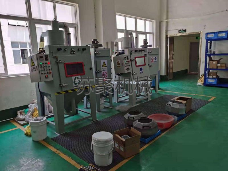 兩臺(tái)自動(dòng)滾筒噴砂機(jī)客戶使用現(xiàn)場(chǎng)